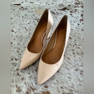 Coral Como Cream Pointed Toe Pumps 9m